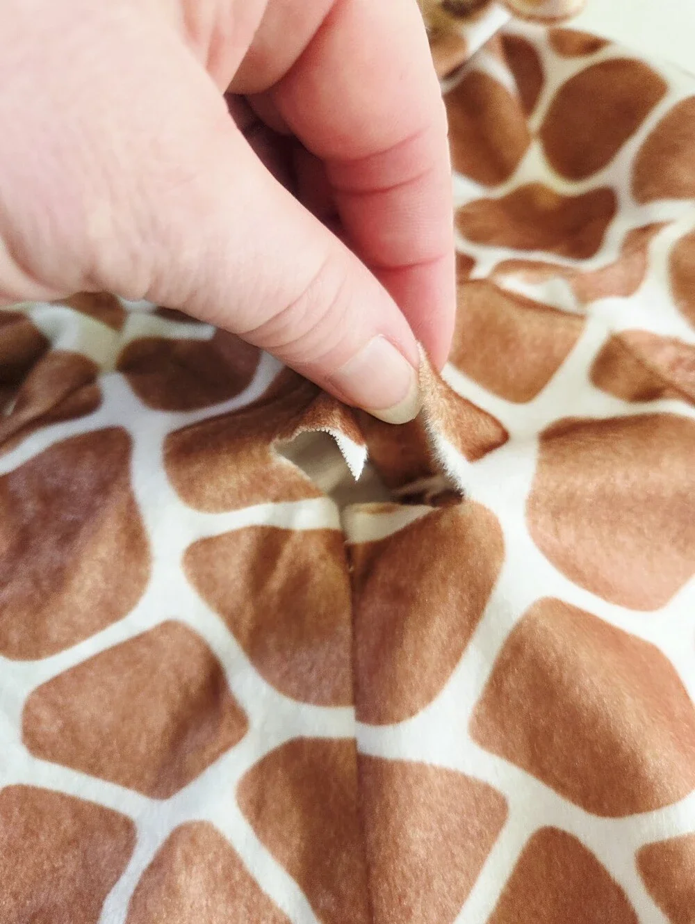 Rubies Giraffe Pet Costume for Dogs or Cats Med (11-20 pounds)